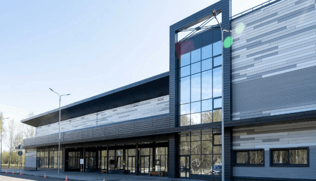 Каток с искусственным льдом